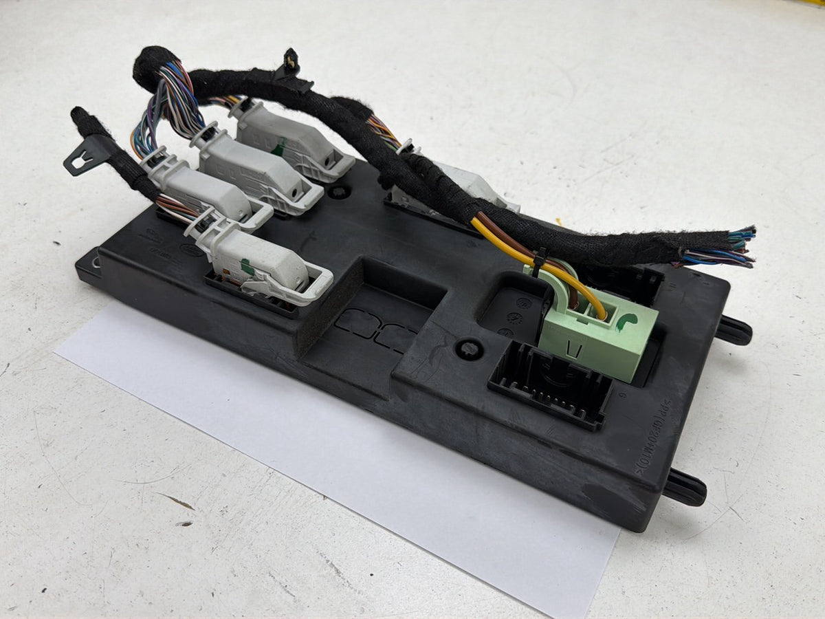 2017-2020 Jaguar F-Pace Dashboard Cabin BCM Body Control Module Fuse Box OEM
