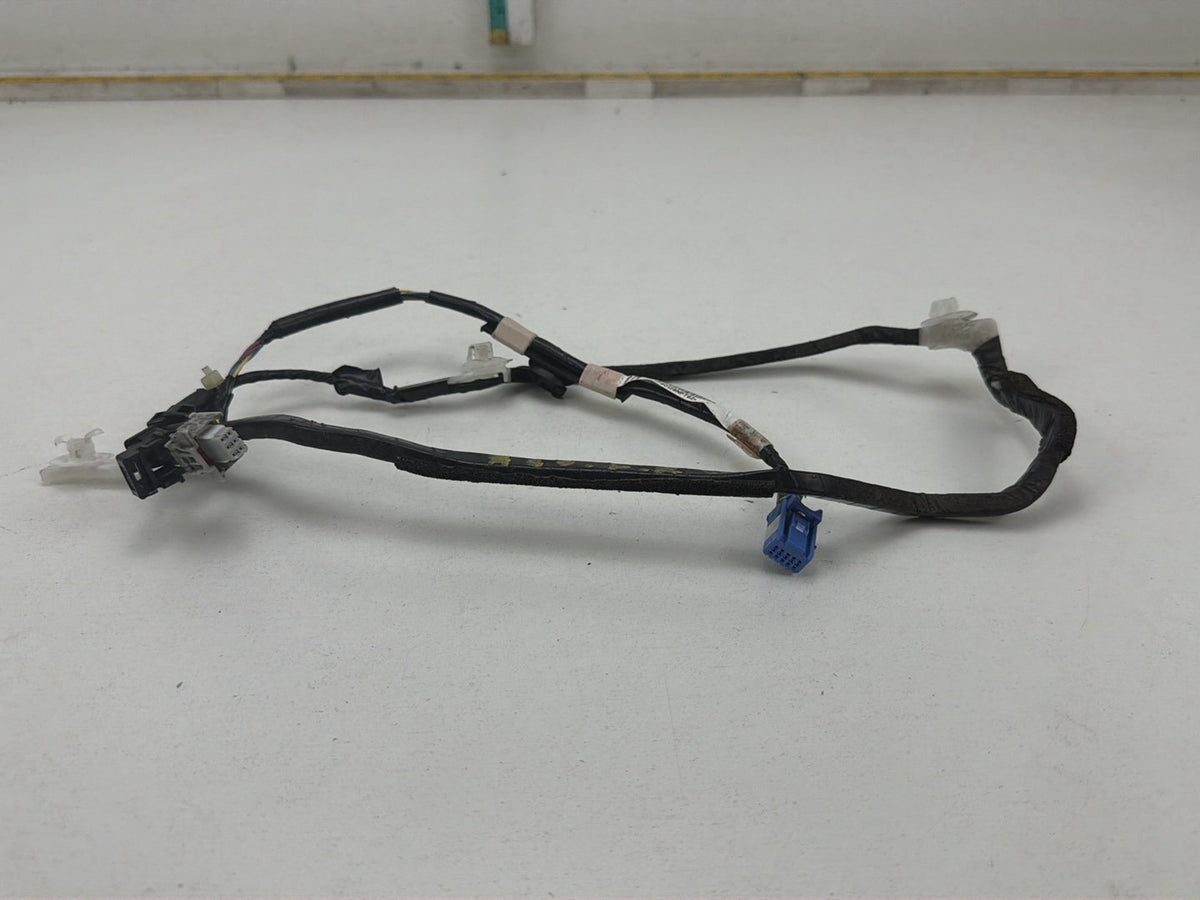 2010-2015 Toyota Prius Front Right Harness Electrical Key Wire 89746-47040 OEM