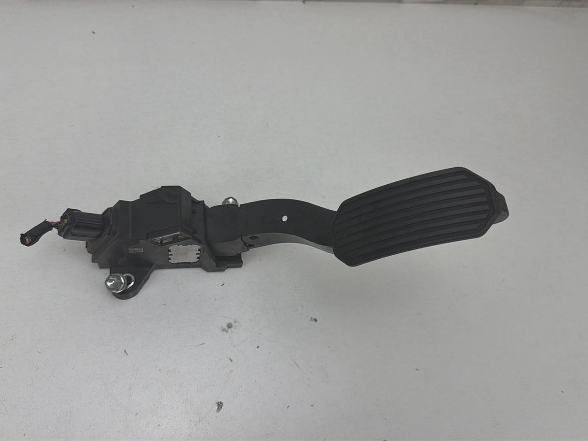 2009-2010 Pontiac Vibe Accelerator Gas Pedal 78110-08010 OEM