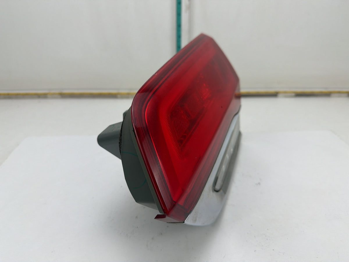 2014-2019 Jeep Grand Cherokee Rear Right Side Inner Tail Light 68110046AC OEM