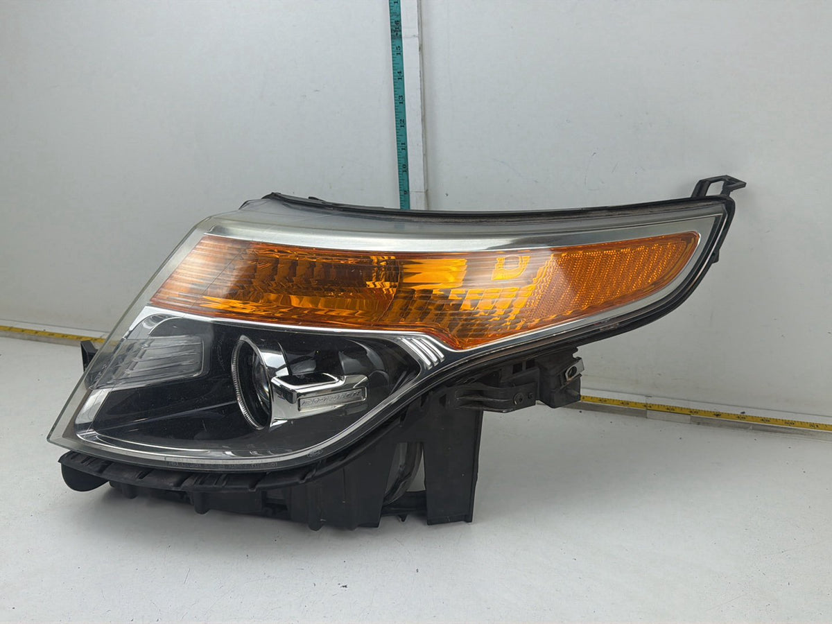 2011-2012 Ford Explorer Front Left Driver Side Halogen Headlight Assembly OEM