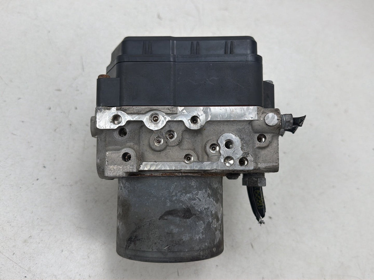 2017-2018 Toyota Sienna L30-3.5L ABS Anti-Lock Brake Pump Control 44540-08260 OEM