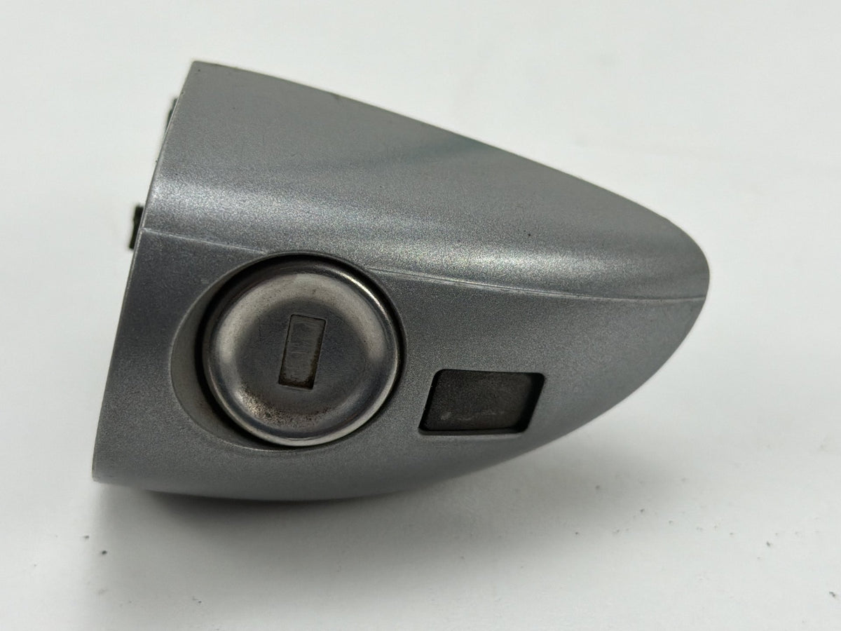 2006-2012 Mercedes-Benz R350 - Front Left Door Handle A1647660101 OEM