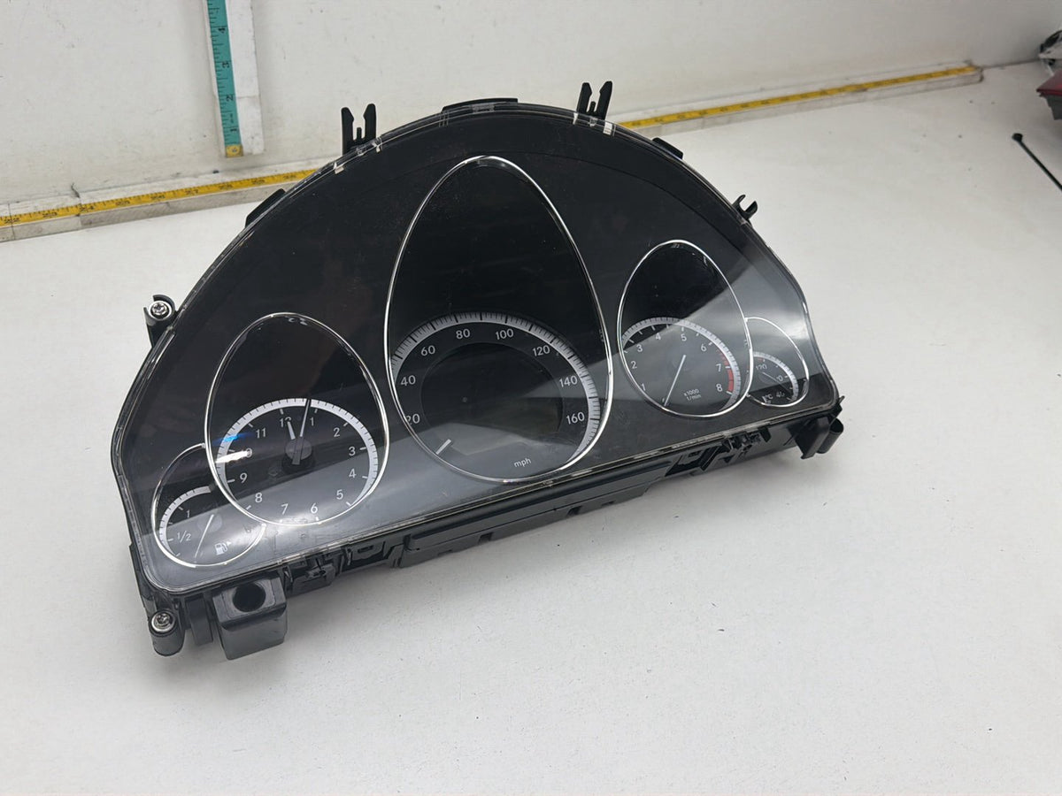 2010-2013 Mercedes-Benz E-Class-Instrument Cluster Speedometer A2125409247 OEM