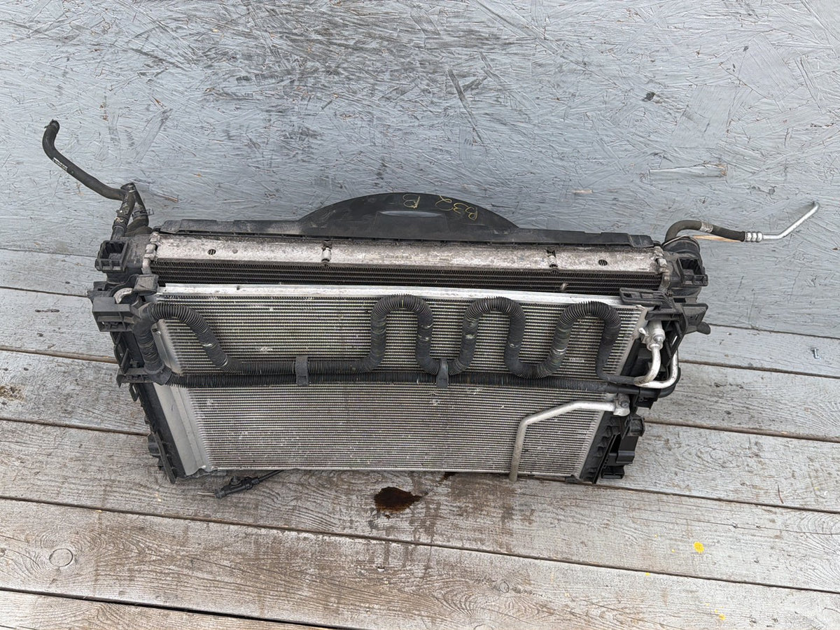 2010-2016 Mercedes-Benz E-Class Engine&AC Radiator A2045000293, A2045001403 OEM