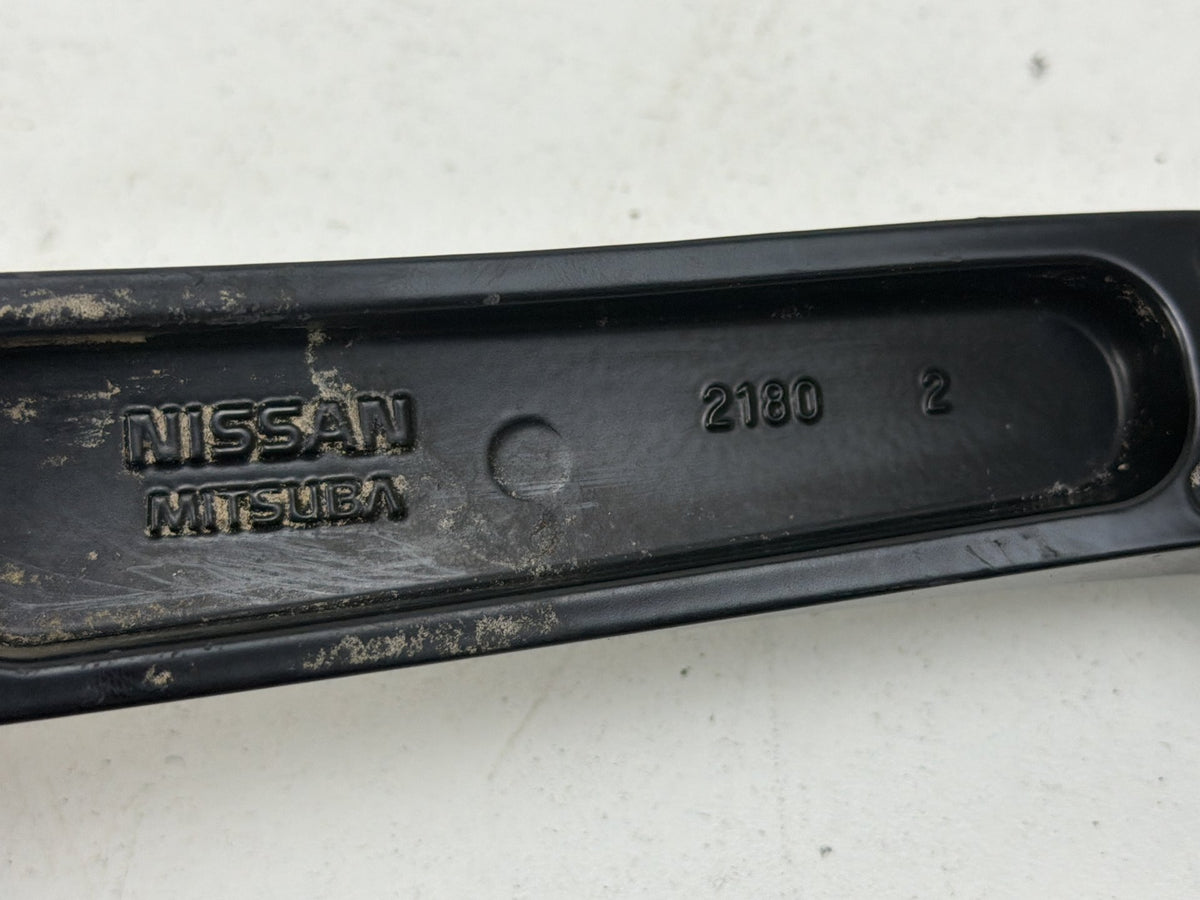 2011-2013 Infiniti QX56 Front Windshield Wiper Arm Assembly Pair OEM