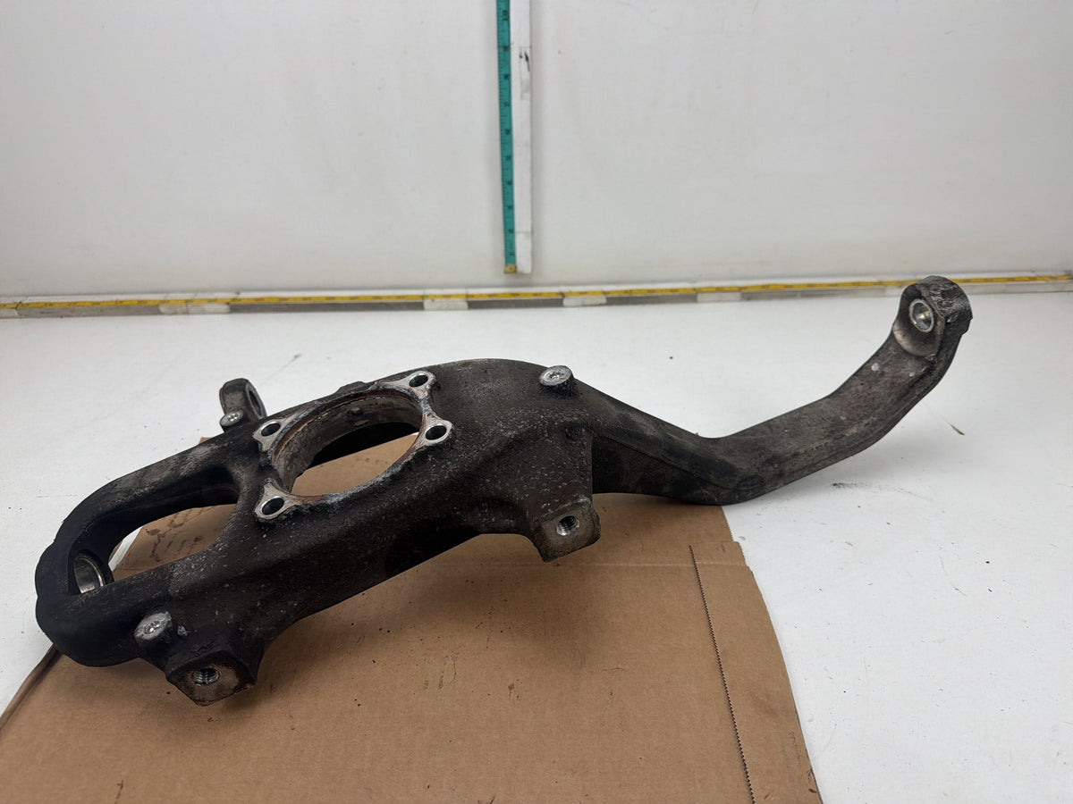 2014-2017 Maserati Ghibli Right Side Wheel Spindle Steering Knuckle OEM