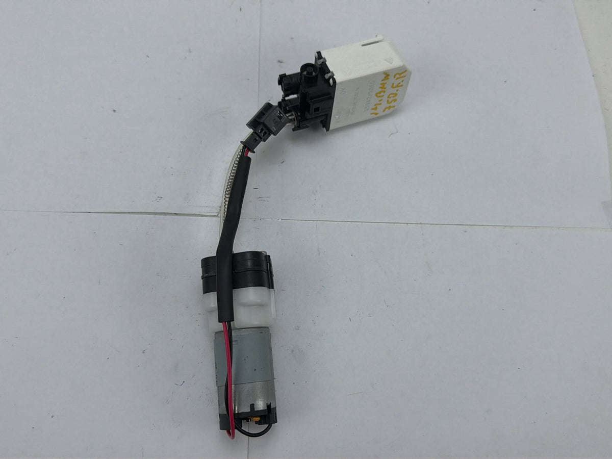 2009-2015 BMW 750i Front Right Passenger Side Seat Lumbar Support Pump Motor OEM