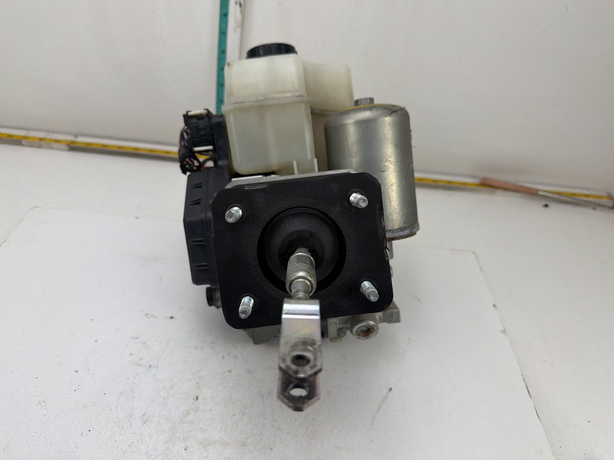 2011-2012 Infiniti QX56 Hydraulic Power Brake Booster w/ Master Cylinder OEM