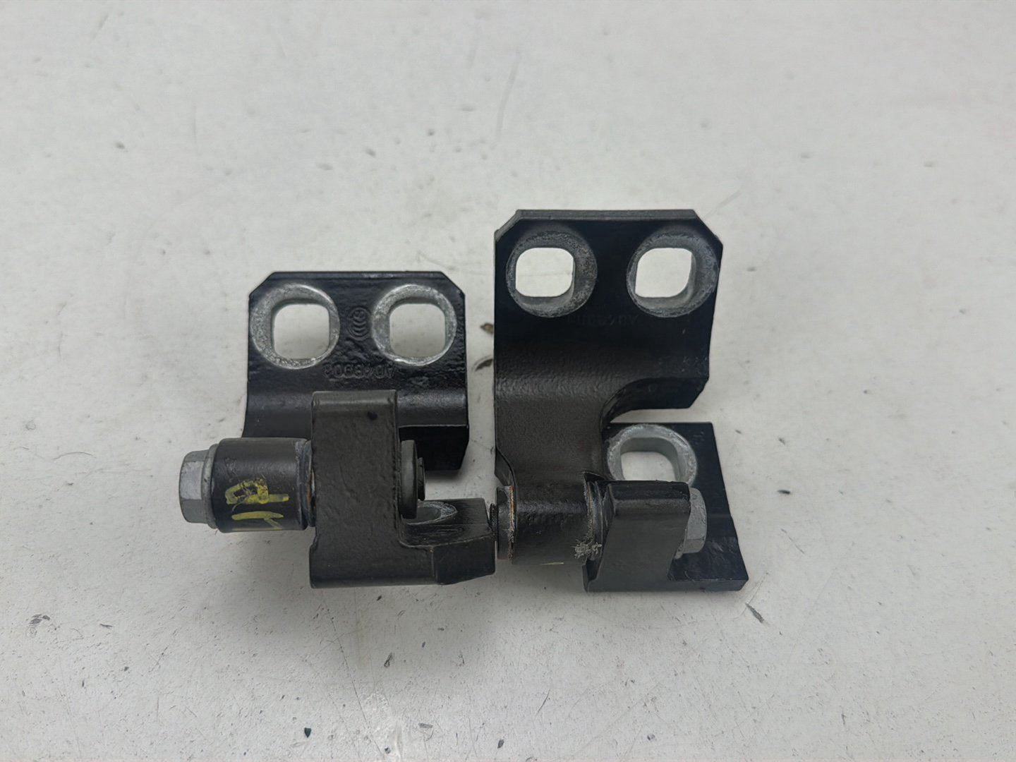 2014-2017 Maserati Ghibli III M157 Front Right Upper-Lower Door Hinge Pair OEM