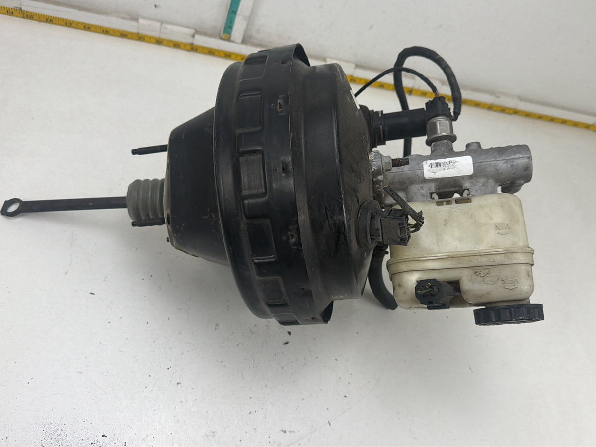 2003-2006 Lincoln Navigator Master Cylinder Power Brake Booster OEM