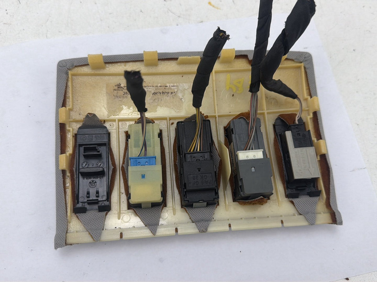 2008-2010 BMW 528i E60 Overhead Console Sunroof Control Switch Panel 7125072 OEM