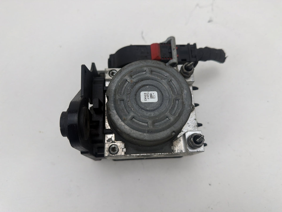 2015-2016 Audi A3 ABS Anti-Lock Brake Pump Module 3Q0614517F OEM