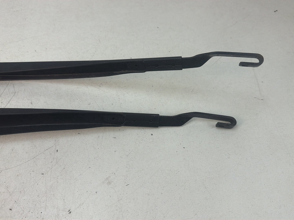 2015-2020 Toyota Sienna L30 Front Left/Right Windshield Wiper Arm Pair OEM