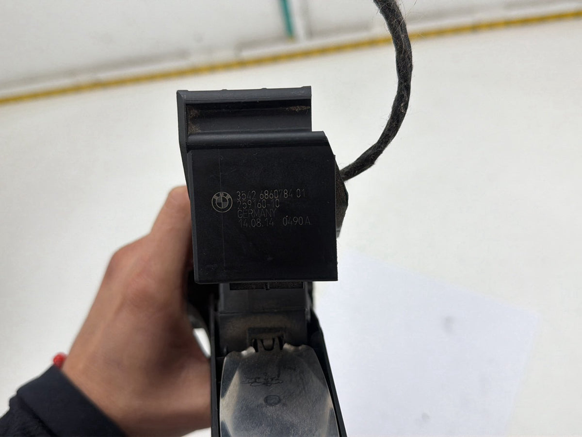 2010-2015 BMW 740i Gas Throttle Pedal Accelerator Module 3542 6860784 01 OEM