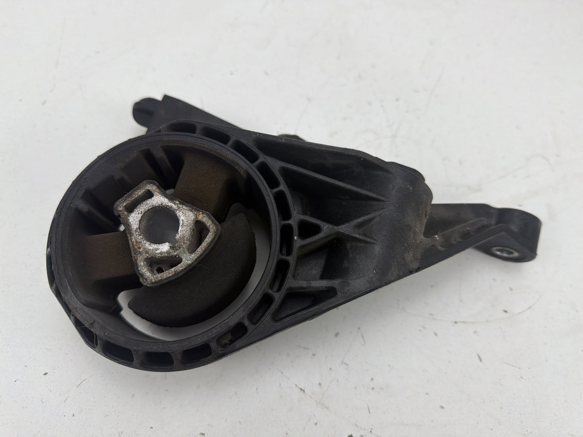 2011-2016 Chevrolet Cruze J300 1.4L Front Automatic Transmission Mount OEM
