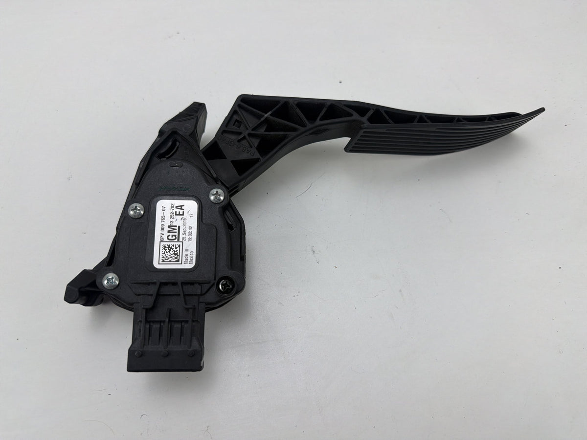 2012-2016 Chevrolet Cruze Accelerator Gas Pedal 13252702 OEM