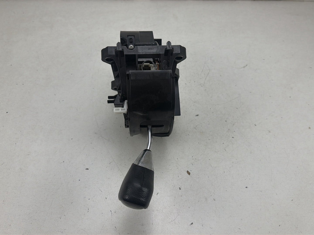 2015-2018 Toyota Sienna Automatic Transmission Shifter Selector Assembly OEM