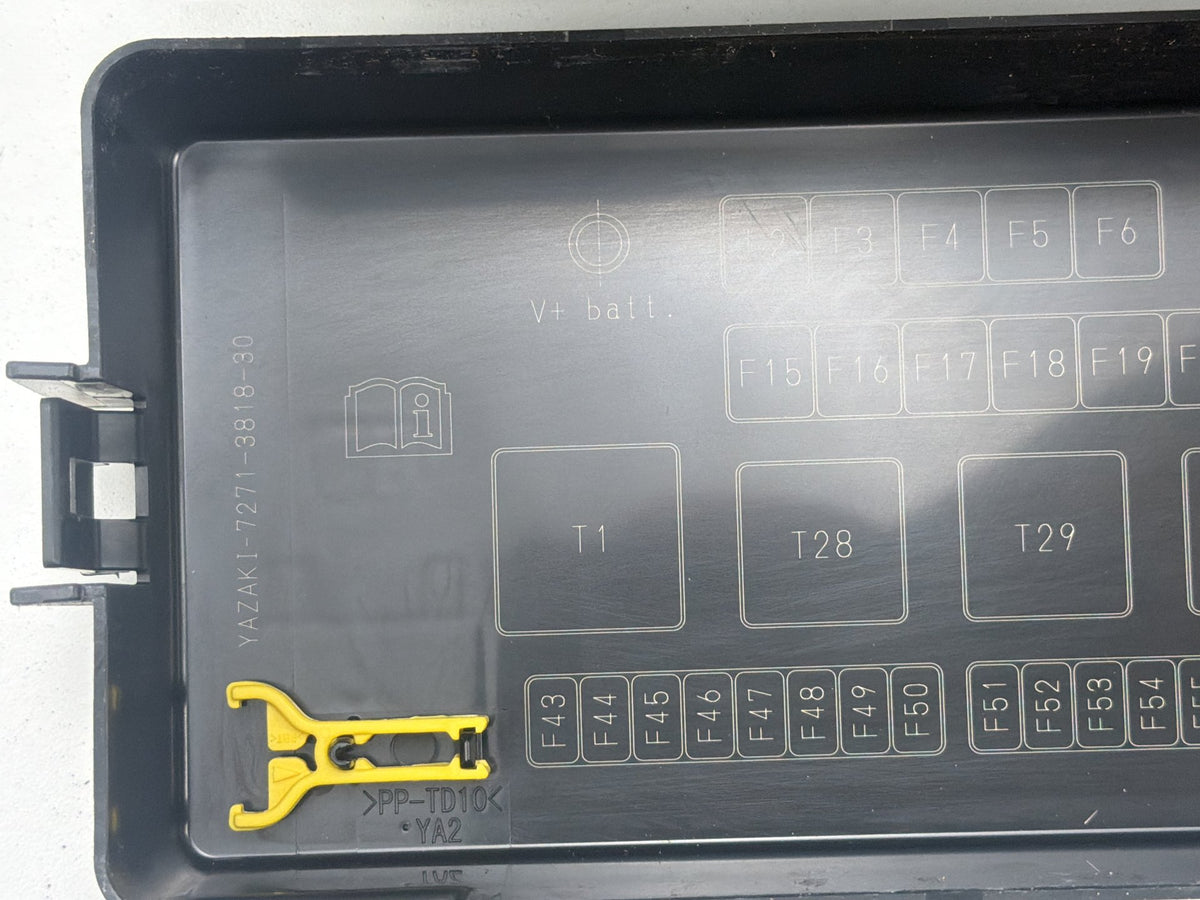 2014-2020 Maserati Quattroporte Engine Bay Power Fuse Box Relay Module OEM
