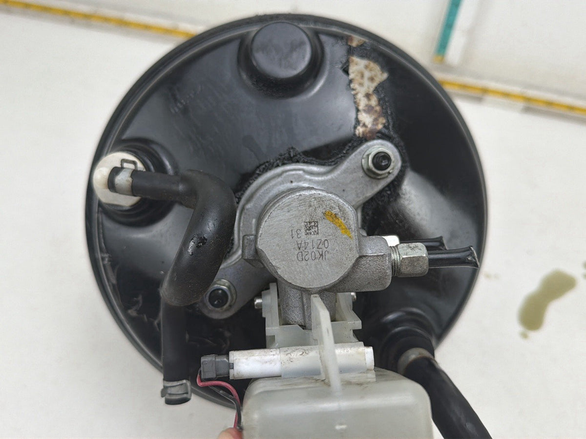 2008-2013 Infiniti G37 Power Brake Booster Master Cylinder Reservoir Tank OEM