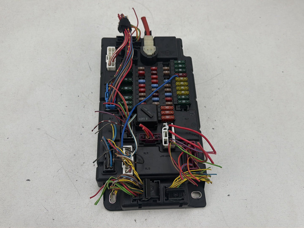 2007-2011 Mini Cooper S R56 Interior Cabin Fuse Box Relay Junction Block OEM
