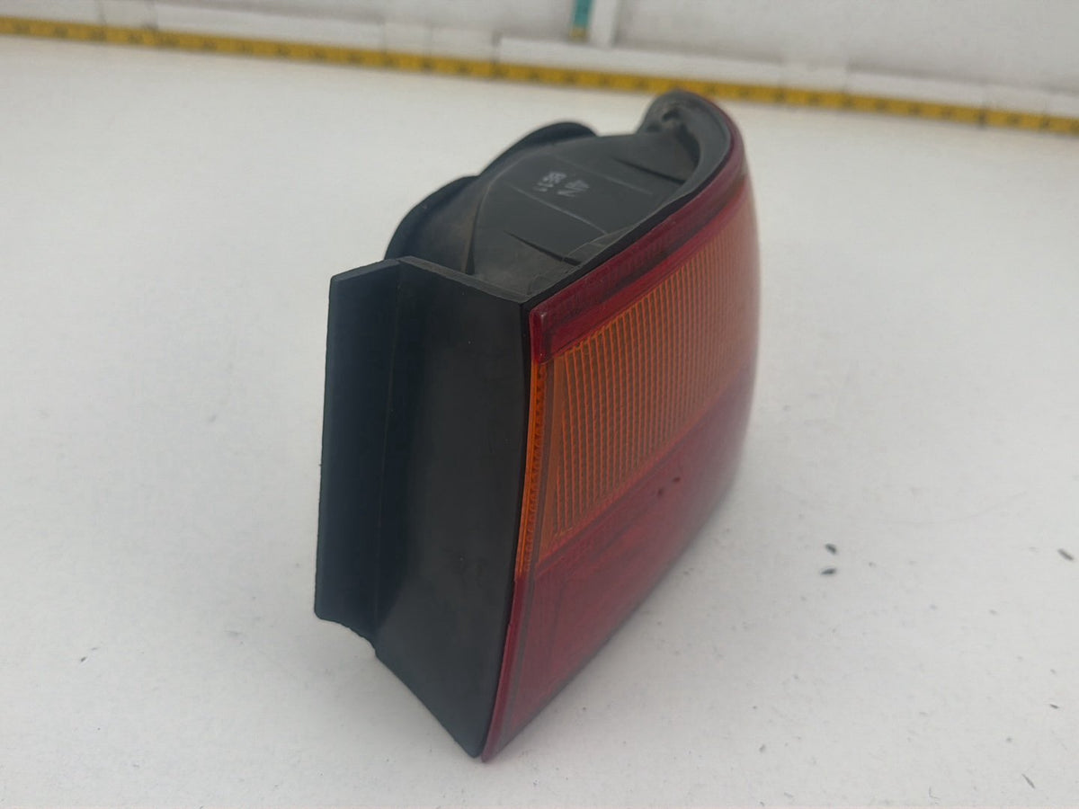 1992-1995 Honda Civic Rear Right Passenger Side Tail Light 043-1128 OEM