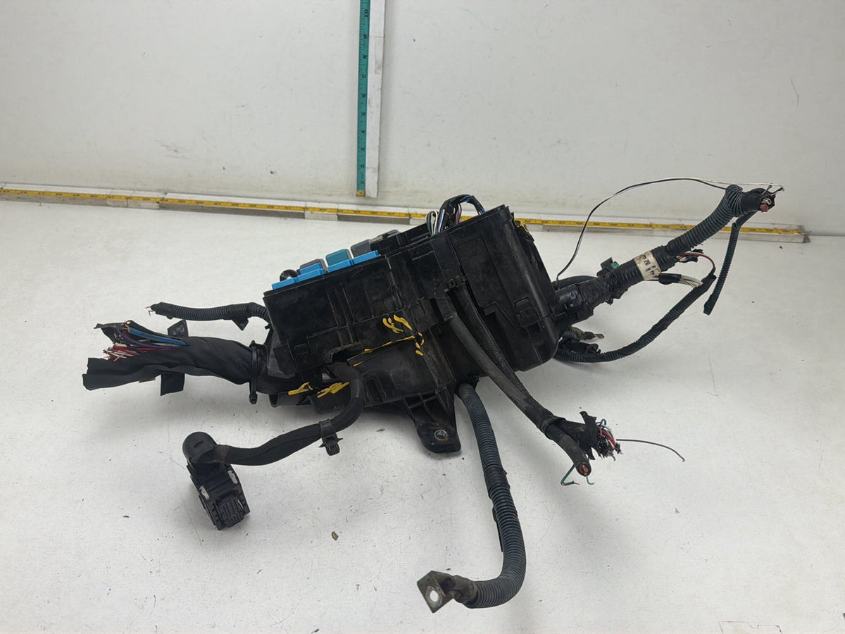 2015-2018 Toyota Sienna Engine Fuse Relay Box Assembly OEM