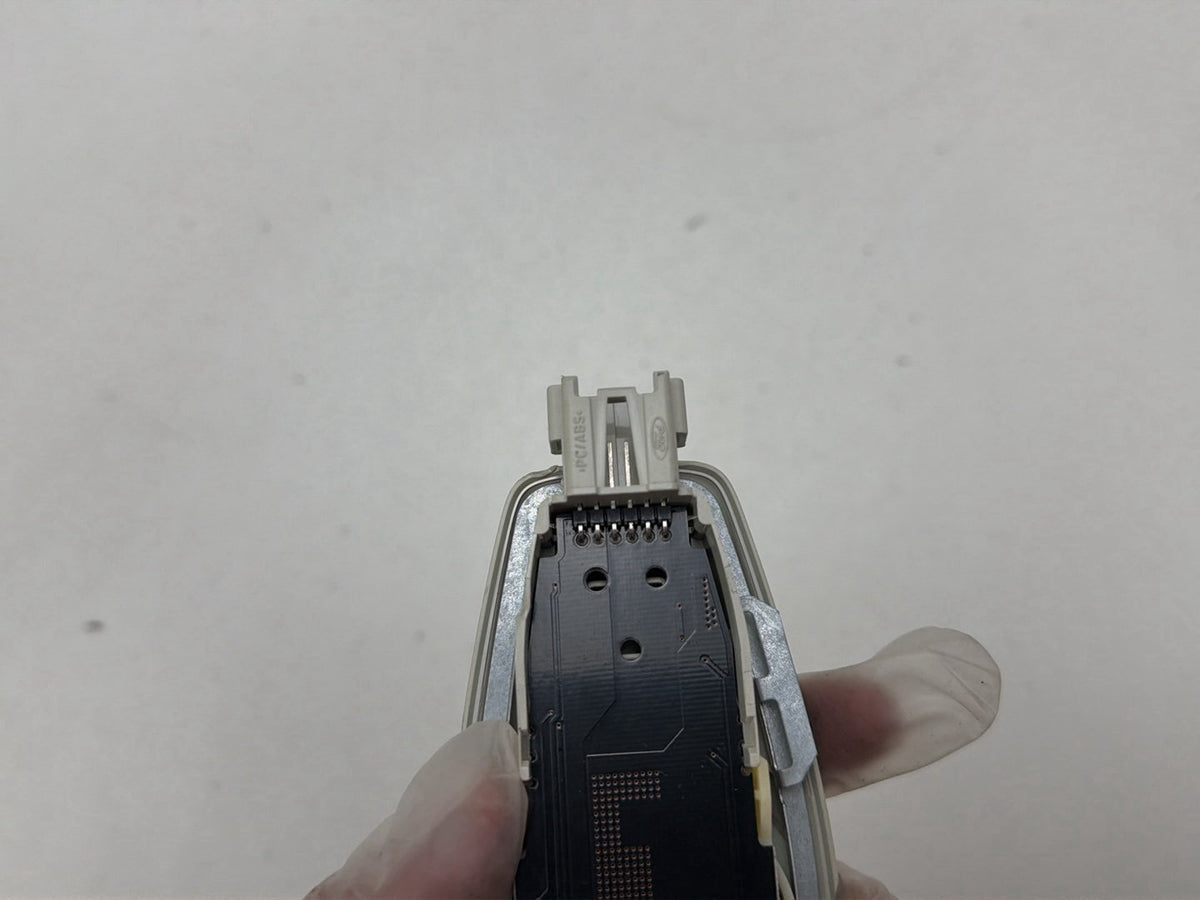 2012 Ford Focus MK2 Rear Center Dome Light Reading Lamp Assembly Tan OEM