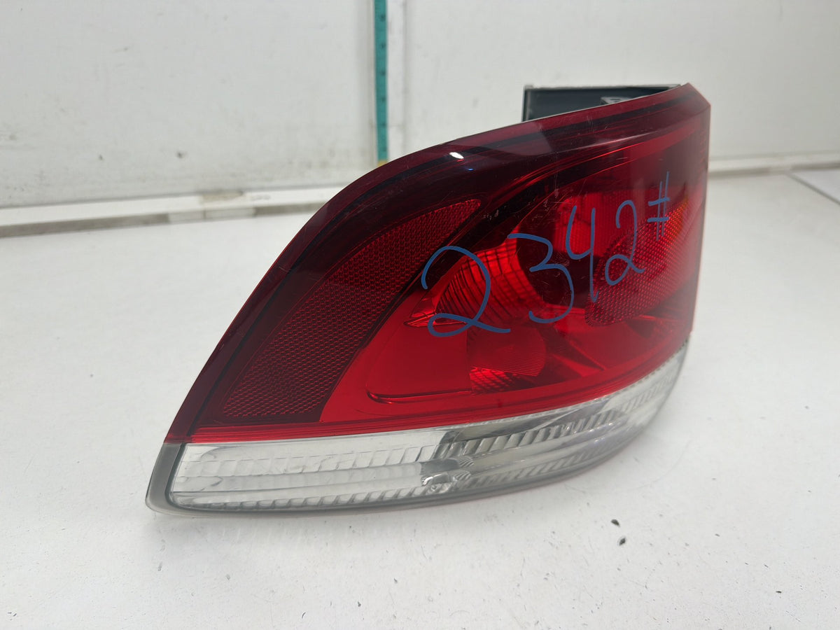 2011-2013 Dodge Durango Rear Right Passenger Side Tail Light 55079136AG OEM