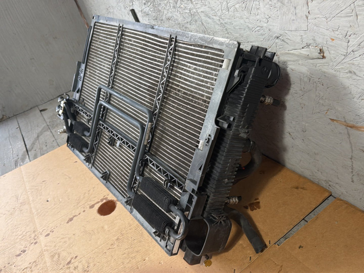 2007-2013 Mercedes-Benz S500 W221 Engine Radiator w/ Cooling Fan A2215000993 OEM