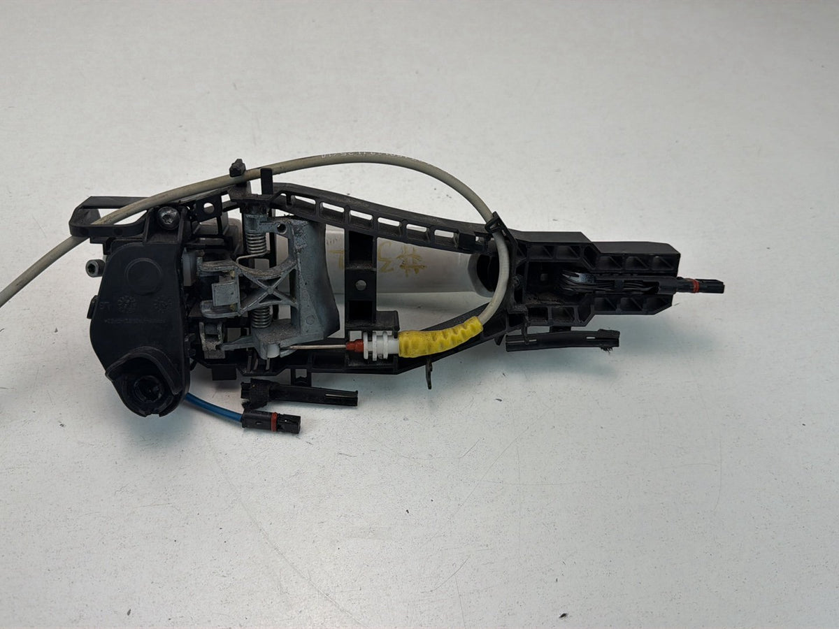 2014-2016 BMW 228i Front Left Driver Side Exterior Door Handle OEM