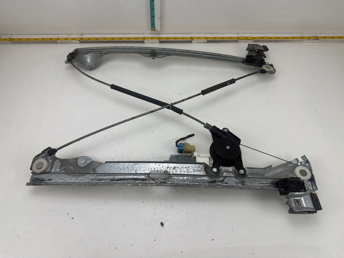 2007-2014 GMC DENALI GMT900 Rear Right Side Power Window Regulator W/ Motor OEM