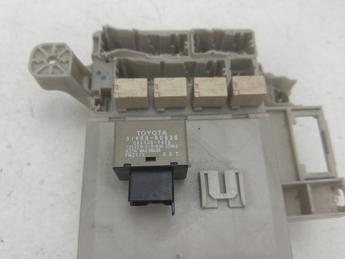 2003-2009 Toyota 4Runner Interior Cabin Fuse Relay Box Module 81980-50030 OEM