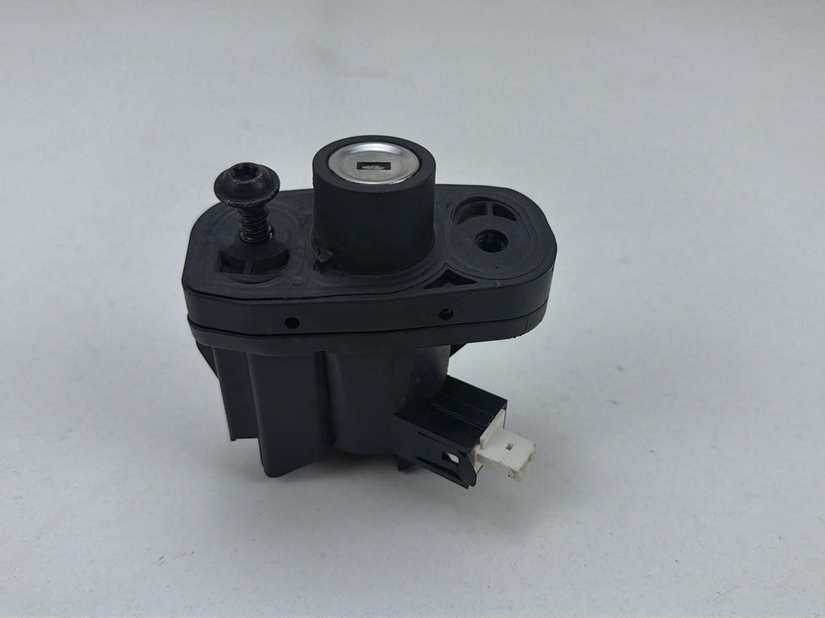 2007-2013 Mercedes-Benz S-Class 550 W221 Trunk Lid Lock Actuator PN: A2217500161 OEM