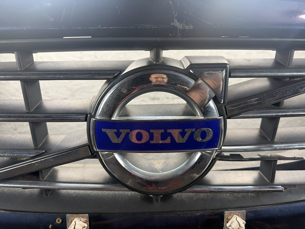 2011-2018 Volvo S60 Front Bumper Cover Assembly OEM