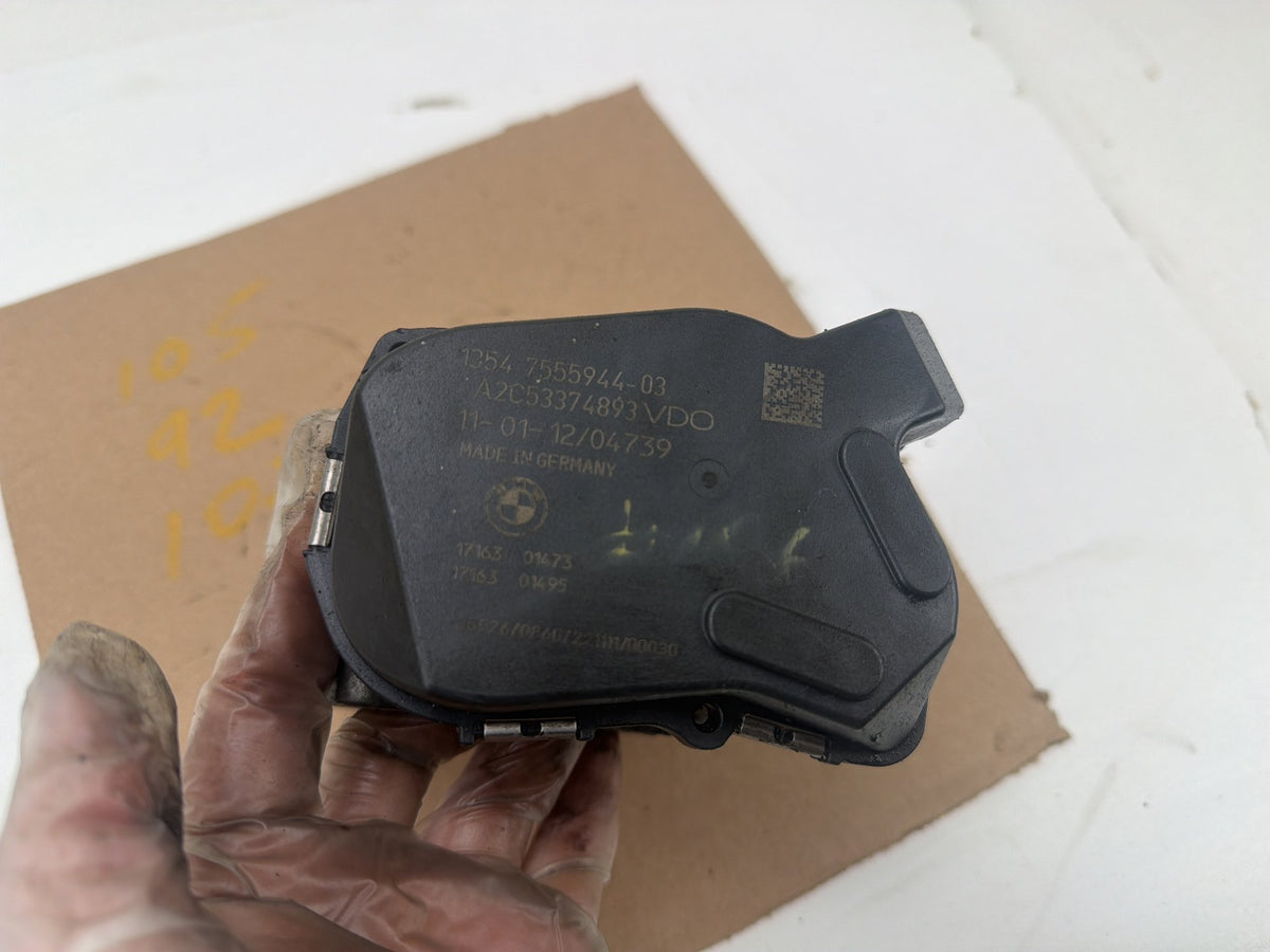2011-2016 BMW 550i xDrive 4.4L Engine Throttle Body 7555944 OEM