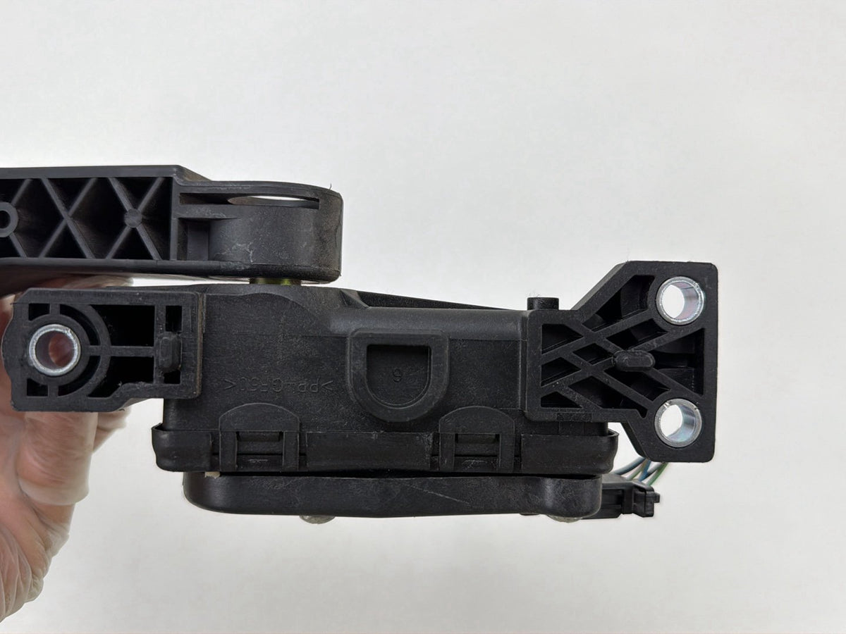 2003-2006 Porsche Cayenne Gas Throttle Accelerator Pedal 7LO723507 OEM