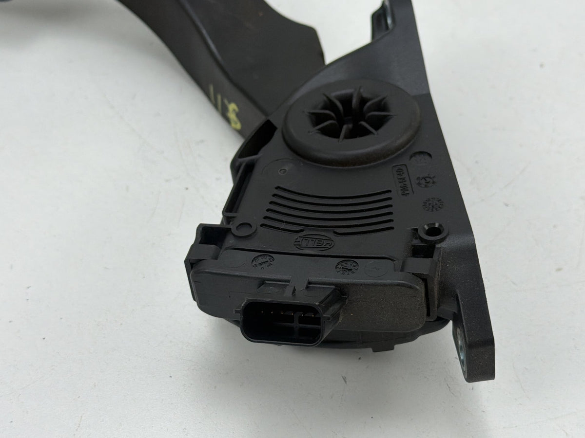 2014-2019 Maserati Ghibli M157 Gas Accelerator Throttle Pedal 04861714AE OEM