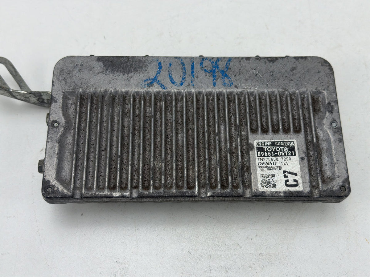 2015-2017 Toyota Camry Engine Control Module Computer ECU ECM 89661-06T21 OEM