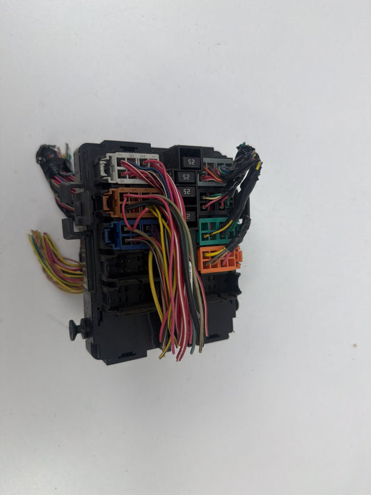 2008-2014 GMC Yukon XL 1500 Interior Fuse Relay Box Junction Block 15780696 OEM