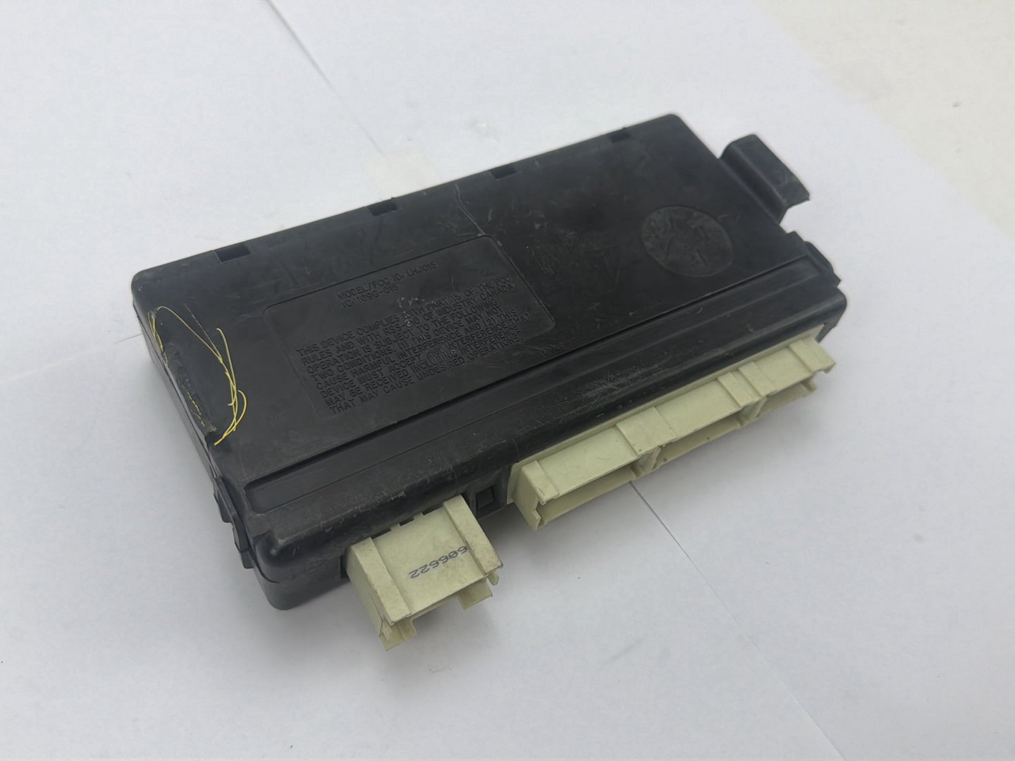 2004-2007 Saturn Vue Body Control Module BCM 25779919 OEM