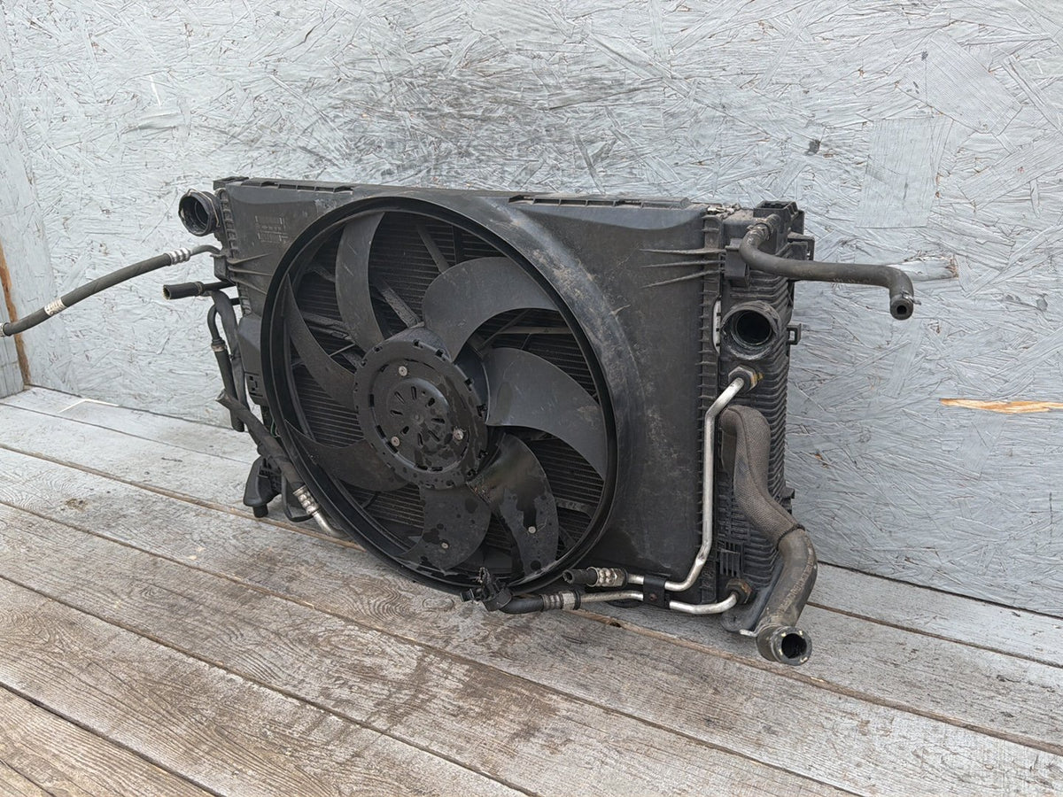 2010-2016 Mercedes-Benz E-Class Engine&AC Radiator A2045000293, A2045001403 OEM