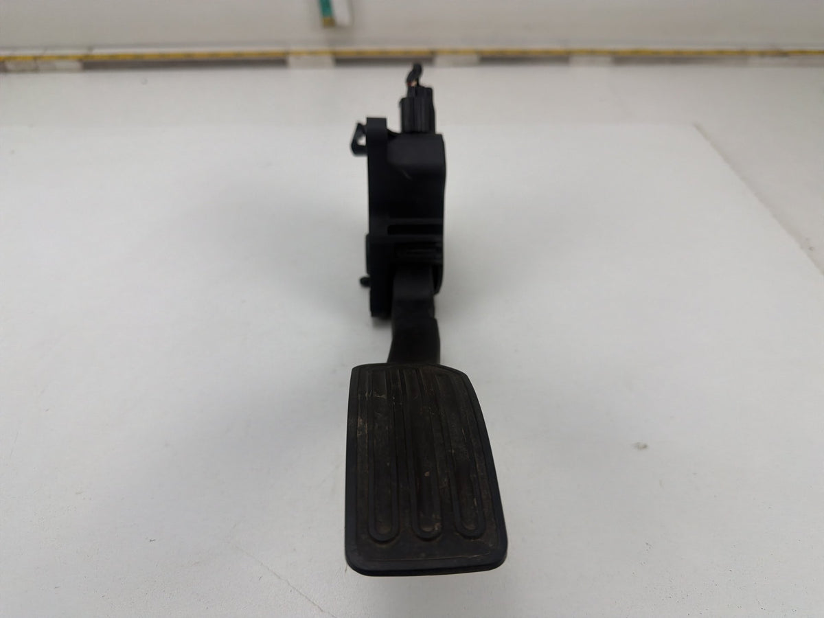2013-2019 Nissan Sentra Gas Accelerator Pedal 18002 4AF0A OEM
