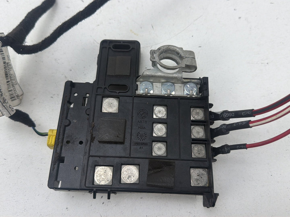 2014-2017 Maserati Ghibli Rear Battery Fuse Box Terminal Connector OEM