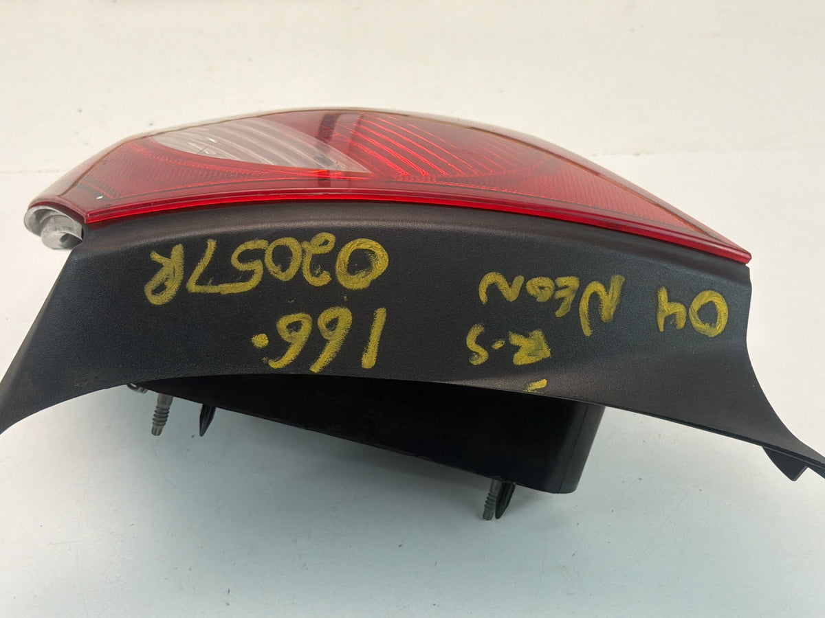 2003-2005 Dodge Neon Right Passenger Side Outer Tail Light Lamp Assembly OEM