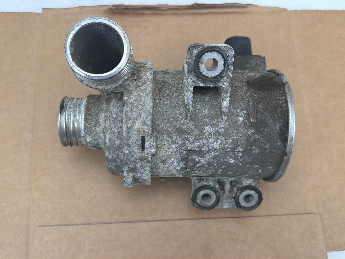 2012-2016 BMW 528i F10 Electric Coolant Water Pump 11517604027 OEM