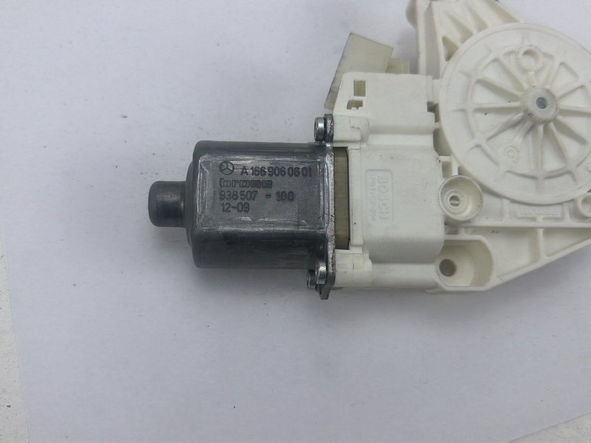 2012-2015 Mercedes-Benz ML550 Rear Right Side Door Window Regulator Motor OEM