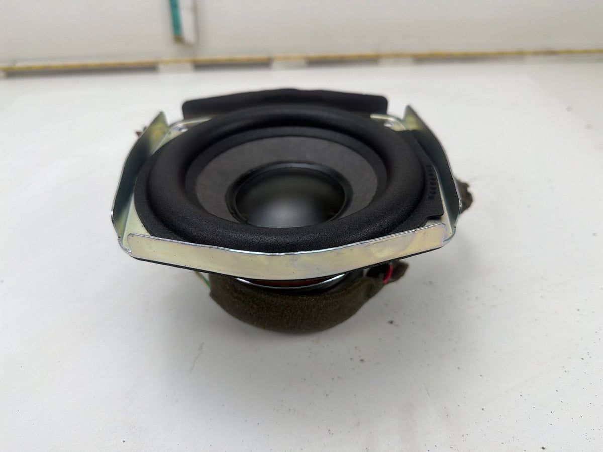 2007-2014 GMC DENALI GMT900 Center Console Audi Radio Bose Subwoofer Speaker OEM