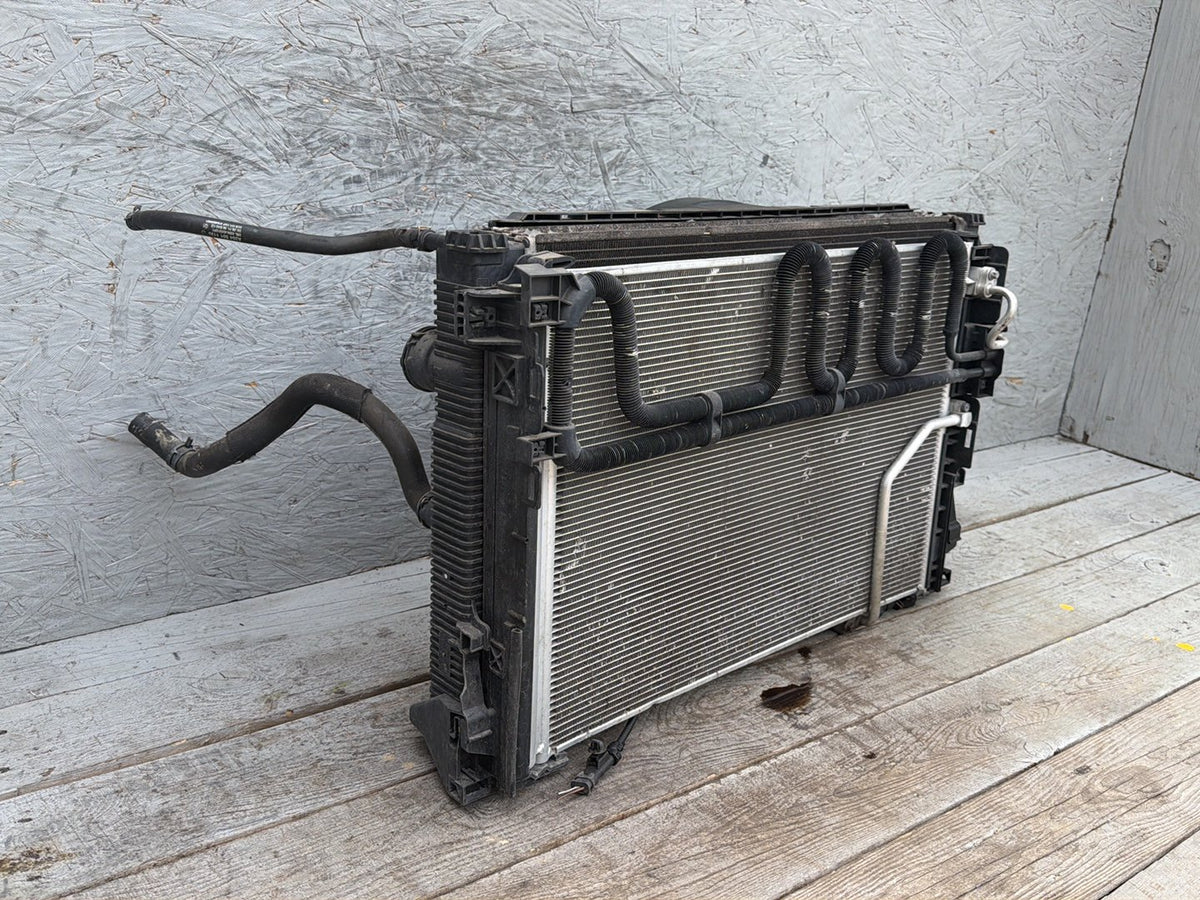 2010-2016 Mercedes-Benz E-Class Engine&AC Radiator A2045000293, A2045001403 OEM