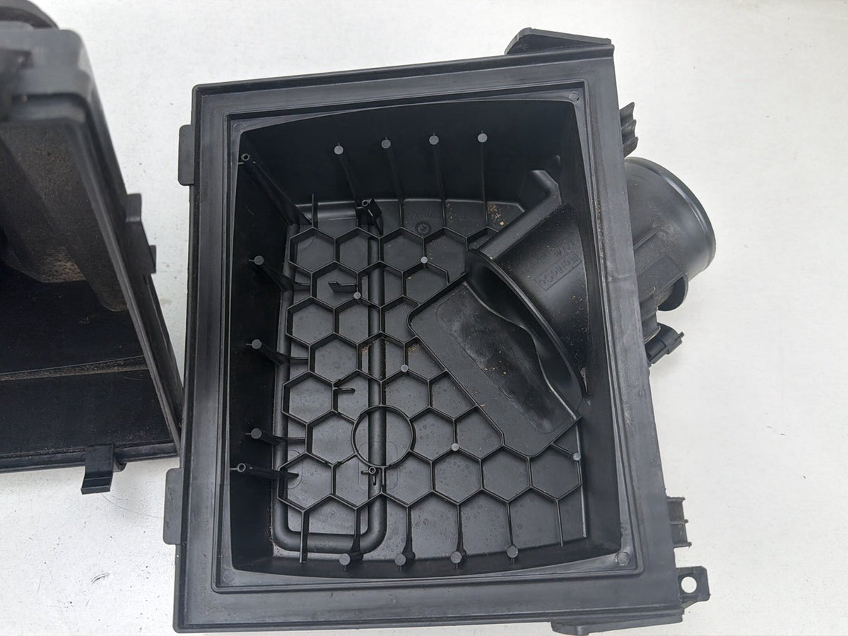 2013-2016 Lincoln MKZ Engine Air Cleaner Intake Housing Box DS73-9A600-AC OEM